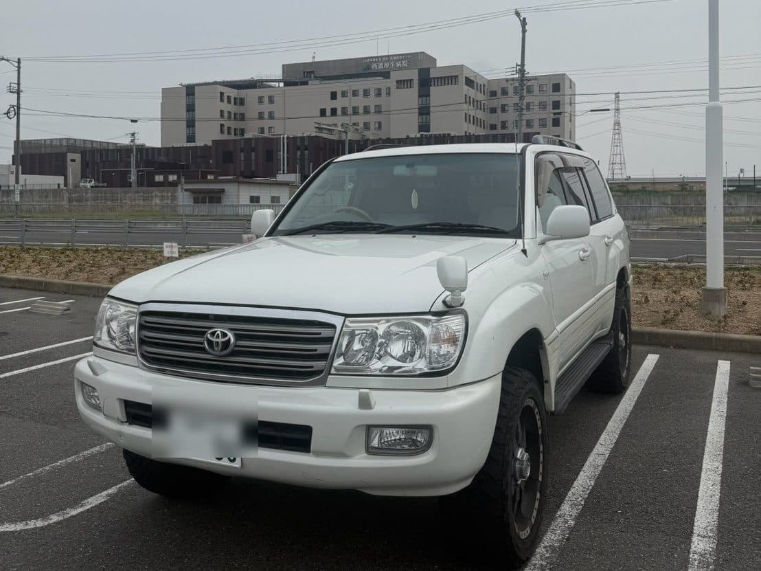 買取車両のトヨタ ランドクルーザー100(2005年式)